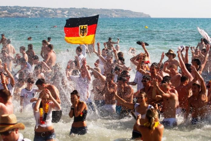 a2010-germanoi_touristes_creteplus_gr