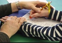 Φιλόλογος ειδικής αγωγής και εκπαίδευσης παραδίδει ιδιαίτερα μαθήματα σε μαθητές με μαθησιακές δυσκολίες ήπια νοητική στέρηση ΔΕΠ-Υ και αυτισμό